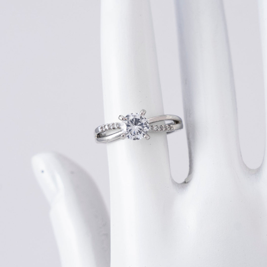 Drew Solitaire Ring - Swashaa