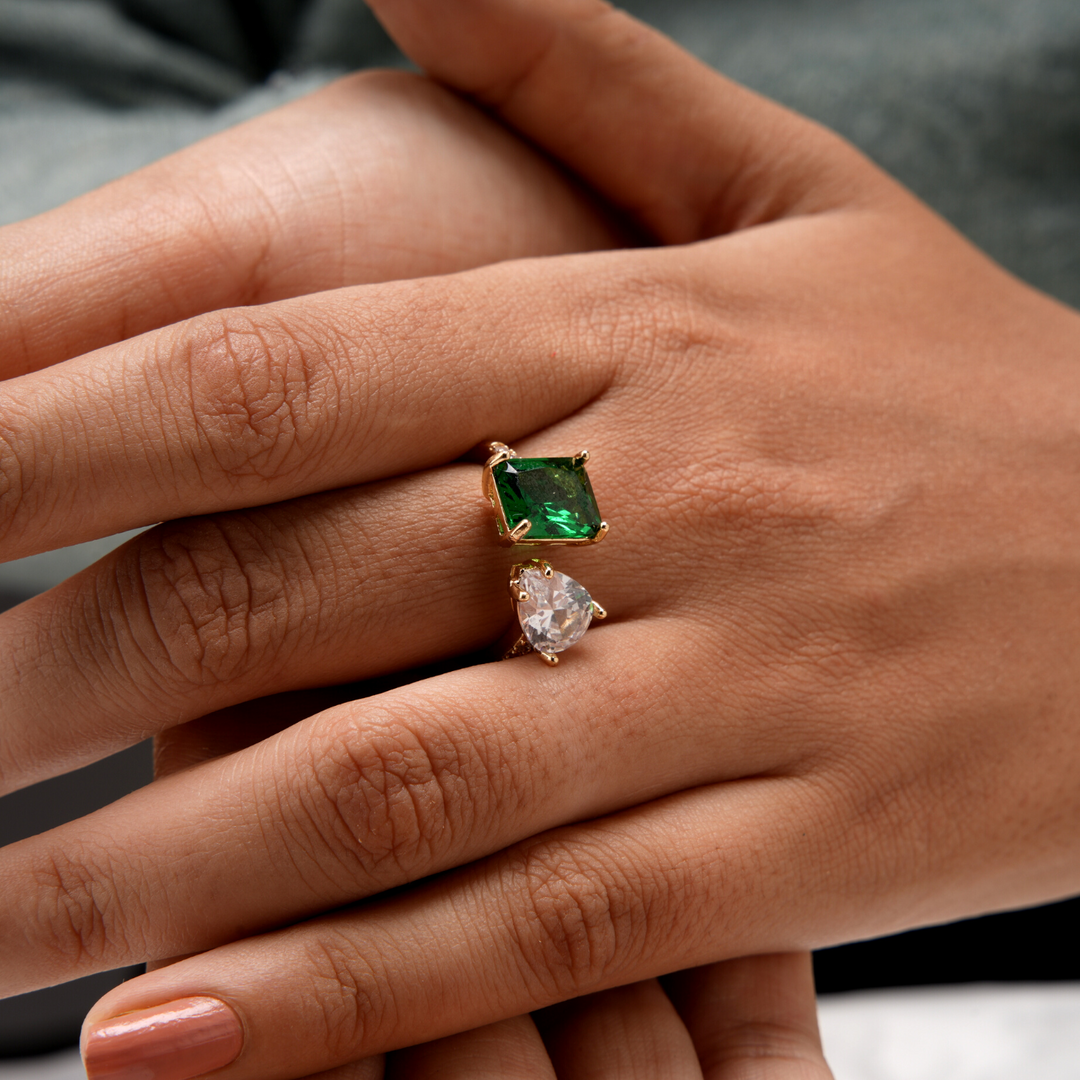 Loria Emarald Ring - Swashaa