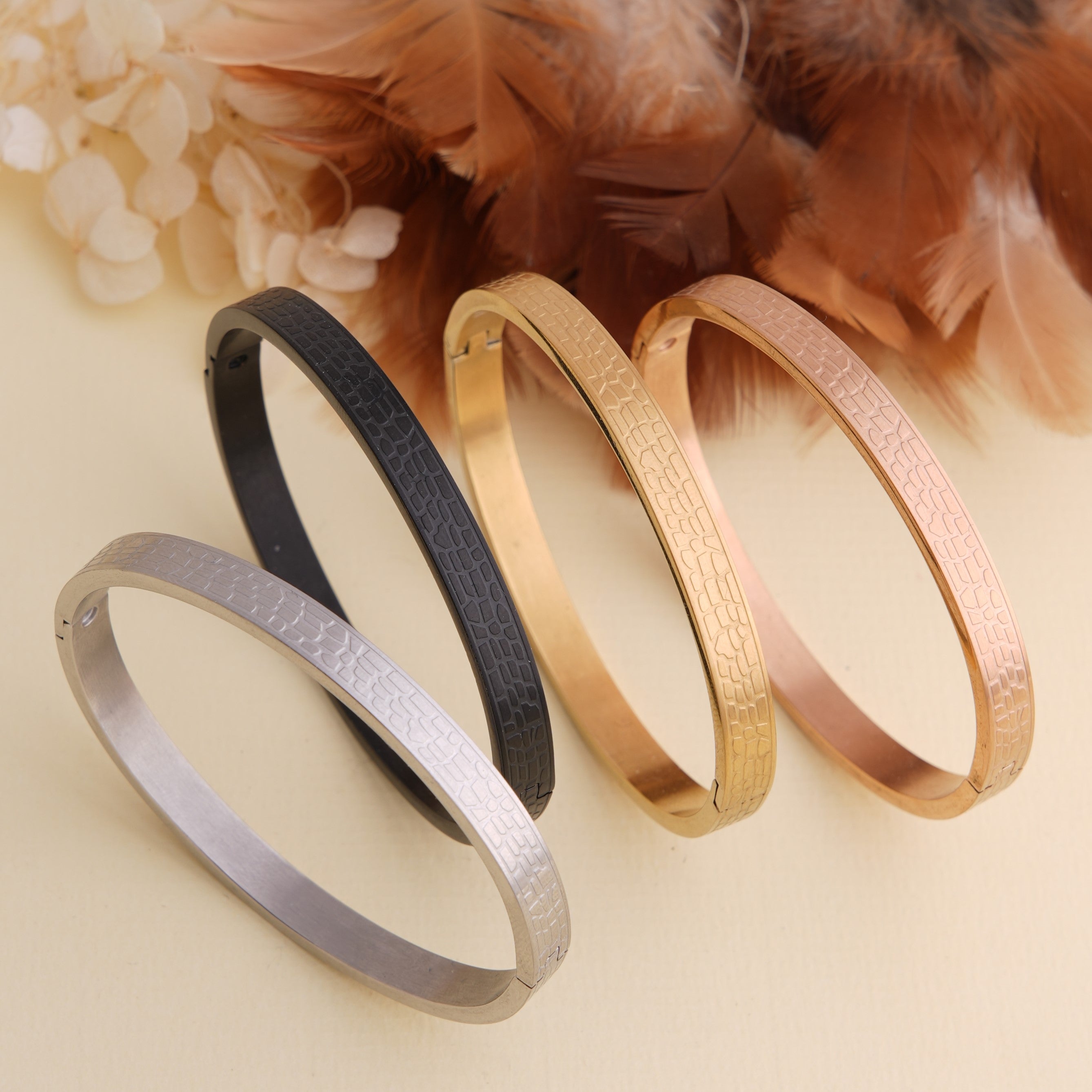 Windsor Gold Bangle Bracelet | Julie Vos