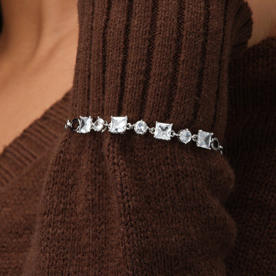 Alanis Solitaire Bracelet - Swashaa