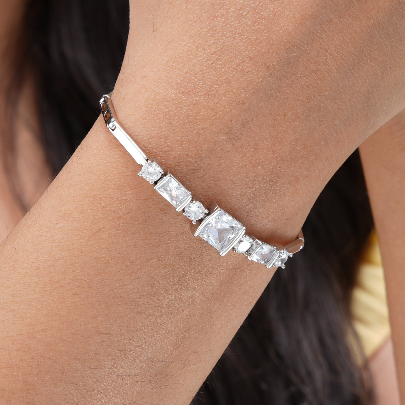 Nazni Diamond Bracelet - Swashaa