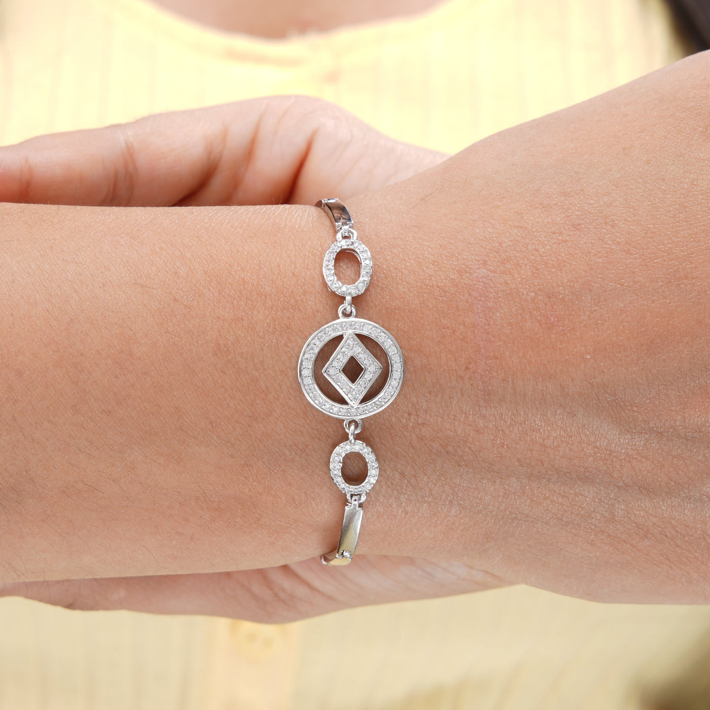 Evangelina Bracelet - Swashaa