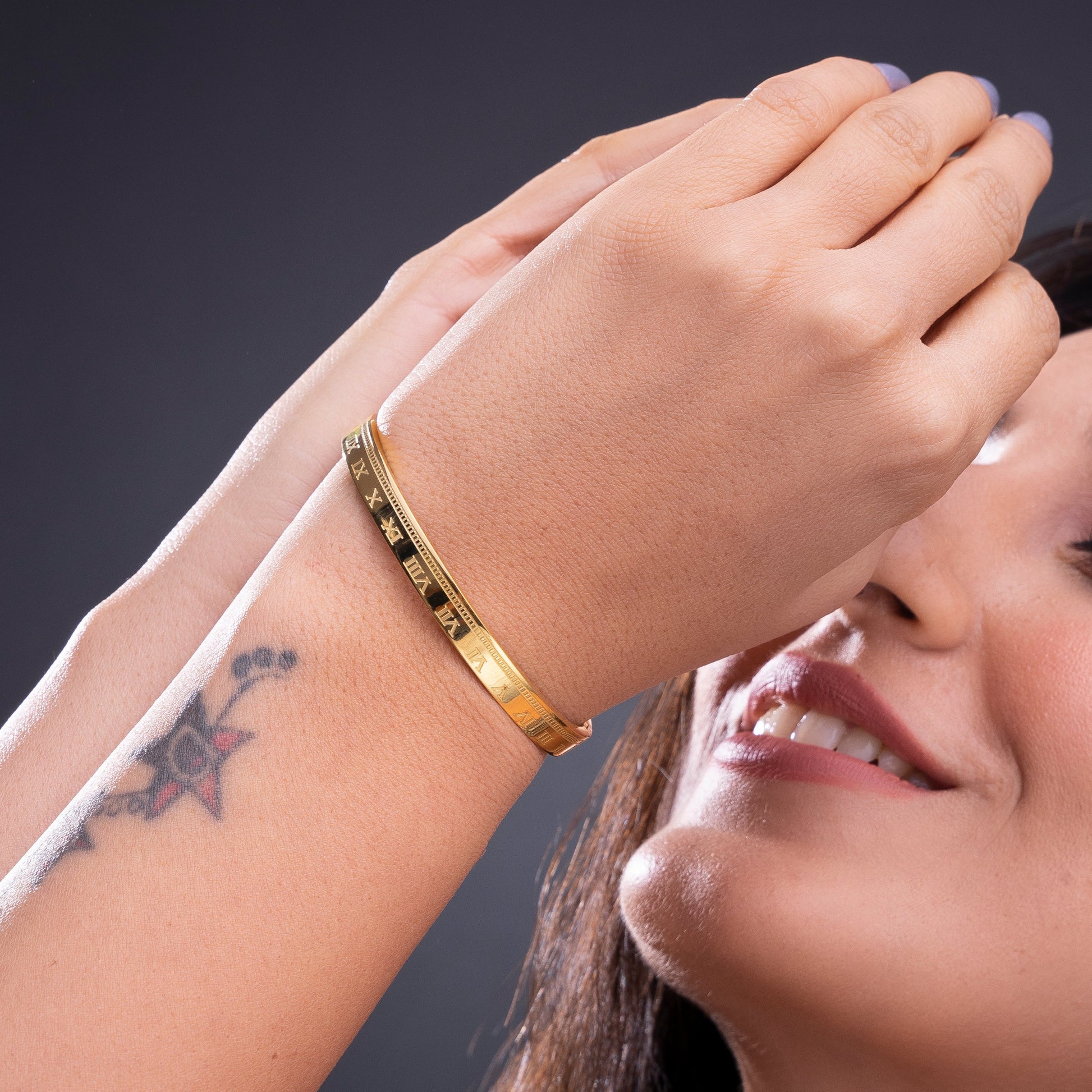Royal Roman Women's Bracelet - Swashaa